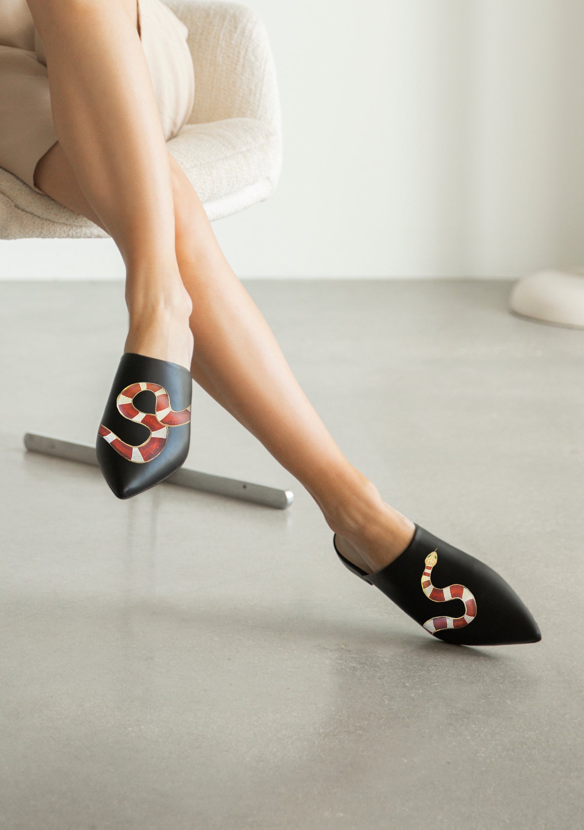 Gold Snake Black Pointe